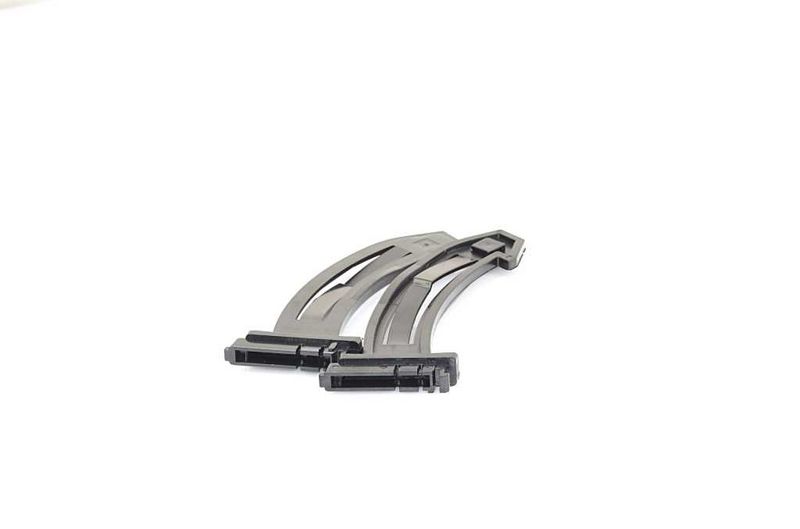 Шарнир, крышка бардачка BSG BSG65922092