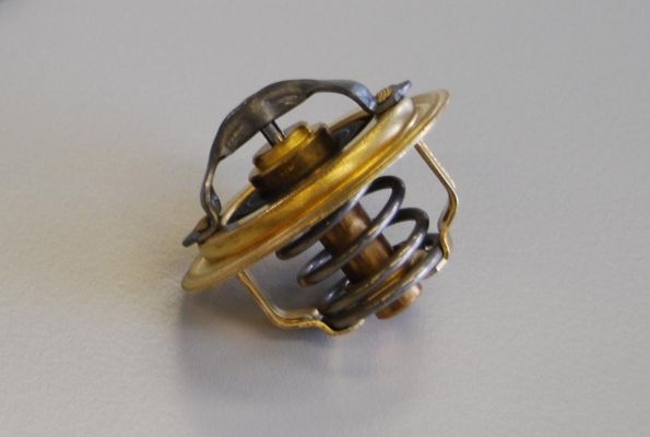 Термостат, охлаждающая жидкость BorgWarner 41053792D