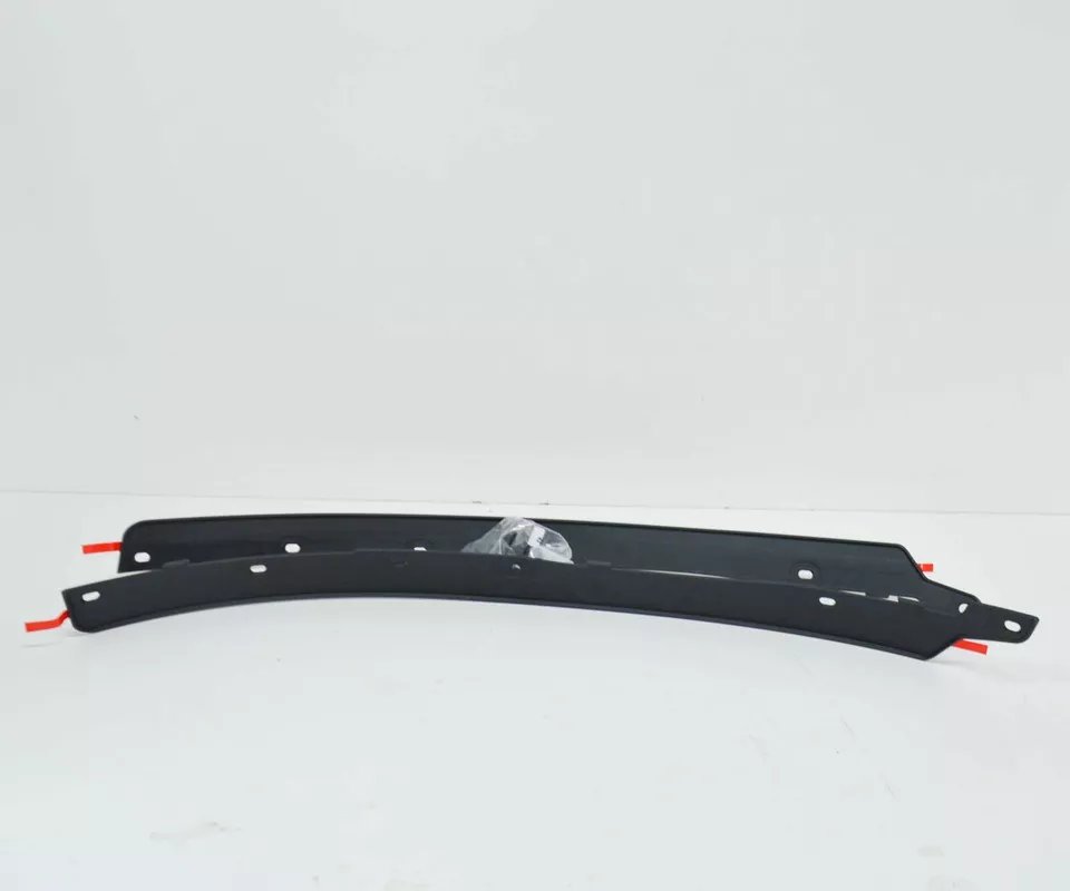 Satz Radlaufverbreiterung Vorn
 BMW 51162353723