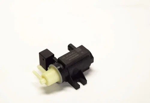 20
 Mercedes-Benz A0001532100