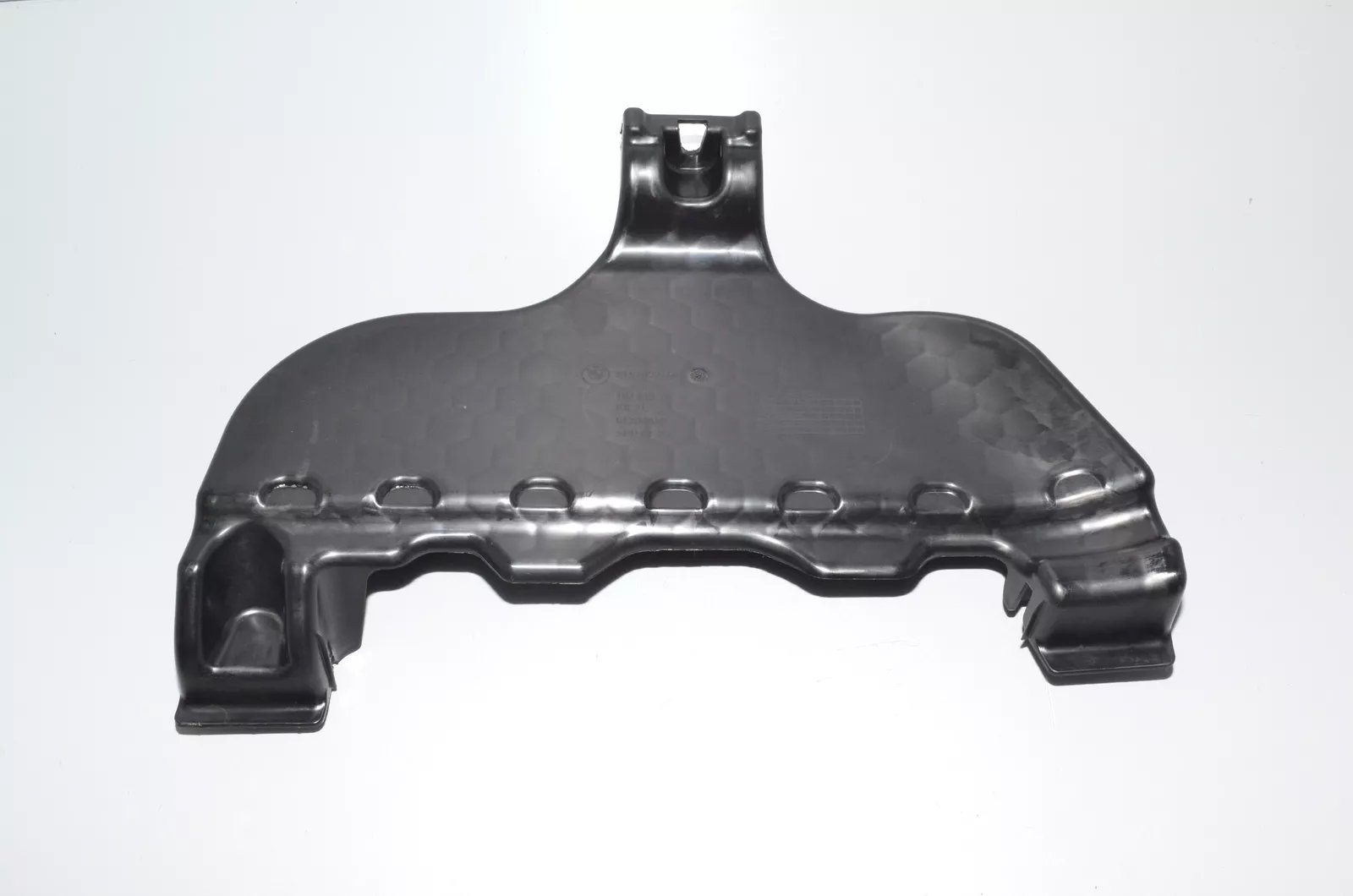 Опора колесной ниши Л
 BMW 51477221643