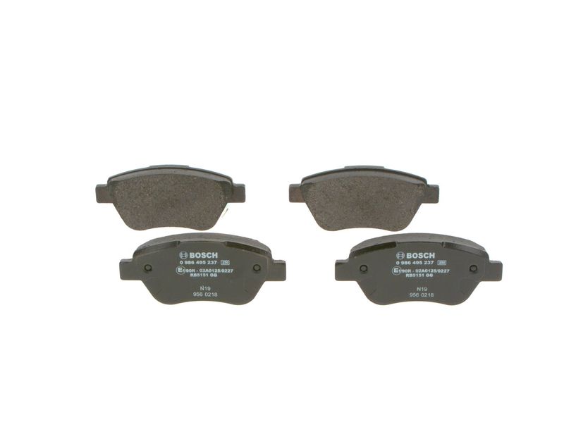Комплект тормозных колодок, дисковый тормоз BOSCH 0986495237