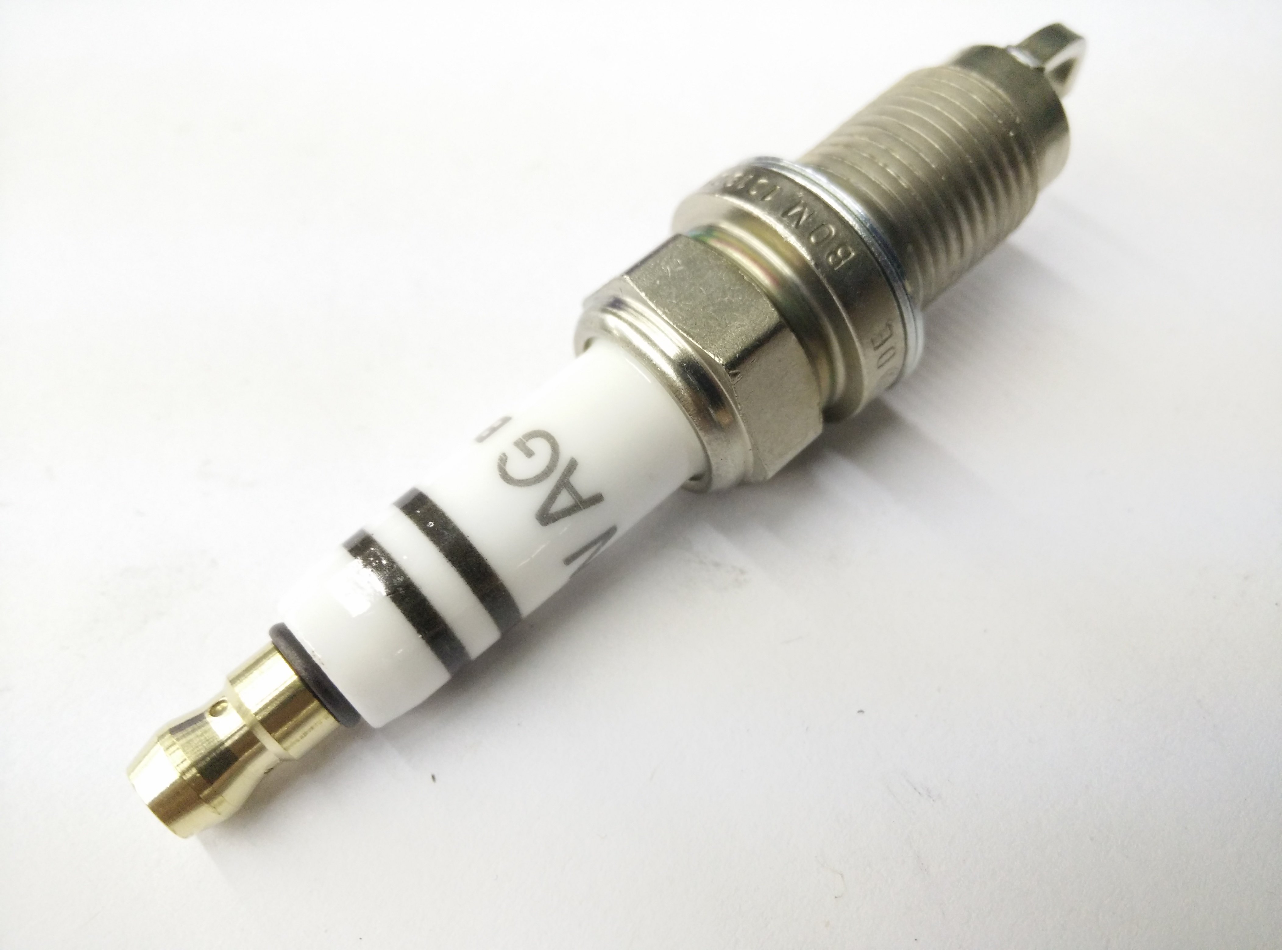 Cвеча зажигания 'longlife'
 VAG 101905601F