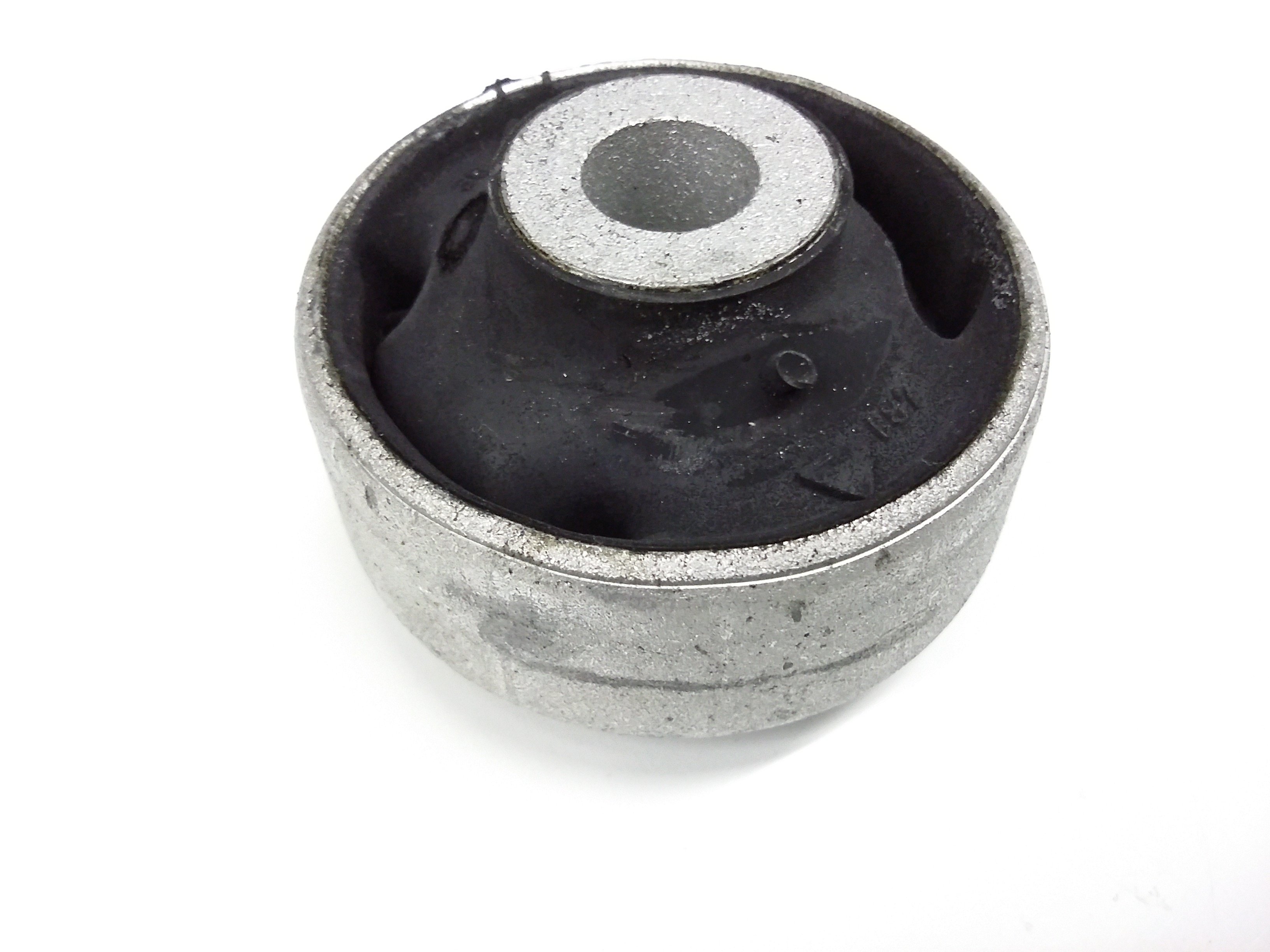 Cайлент-блок
 VAG 1J0407181
