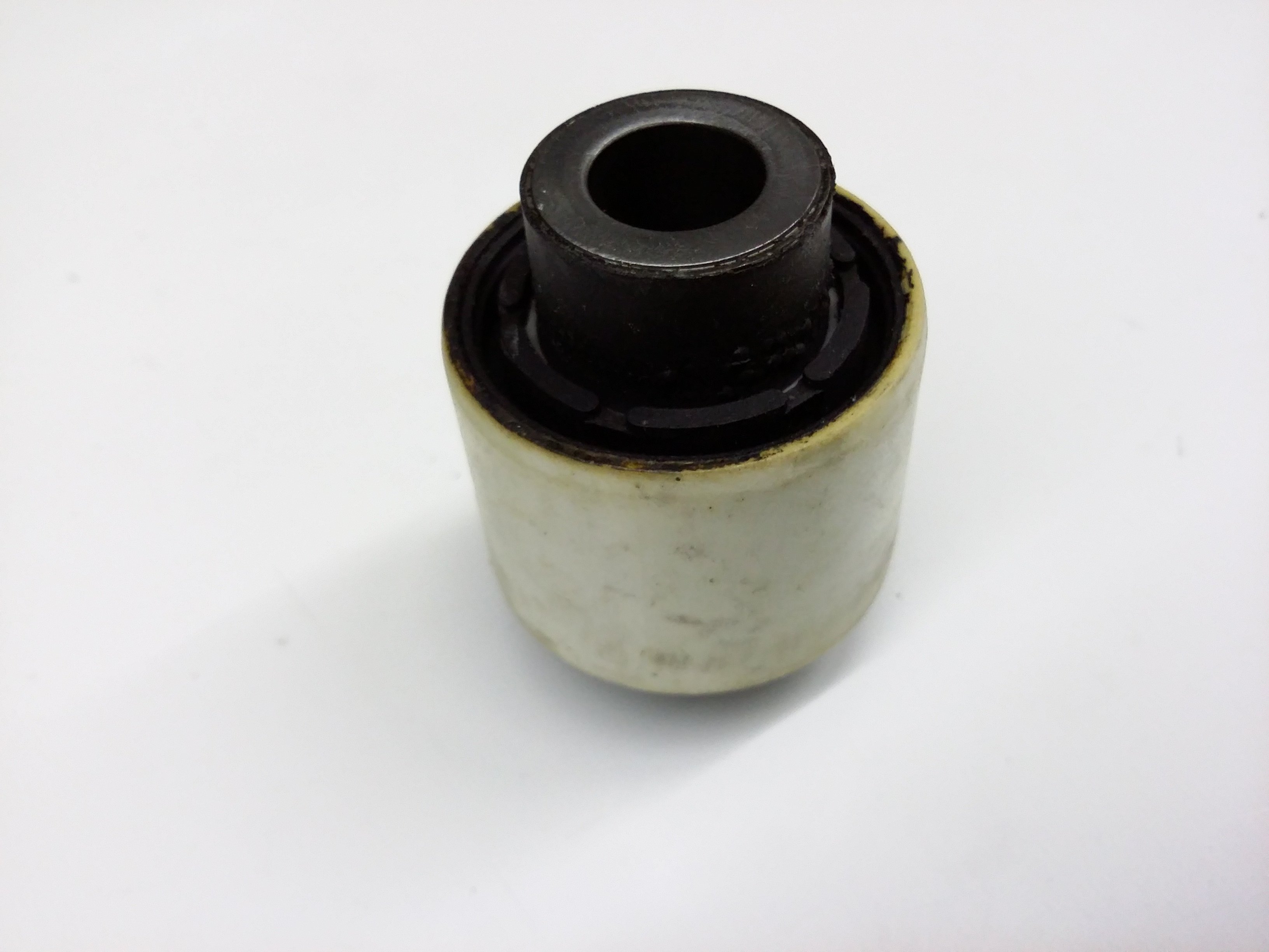 Cайлент-блок
 VAG 1K0505553A