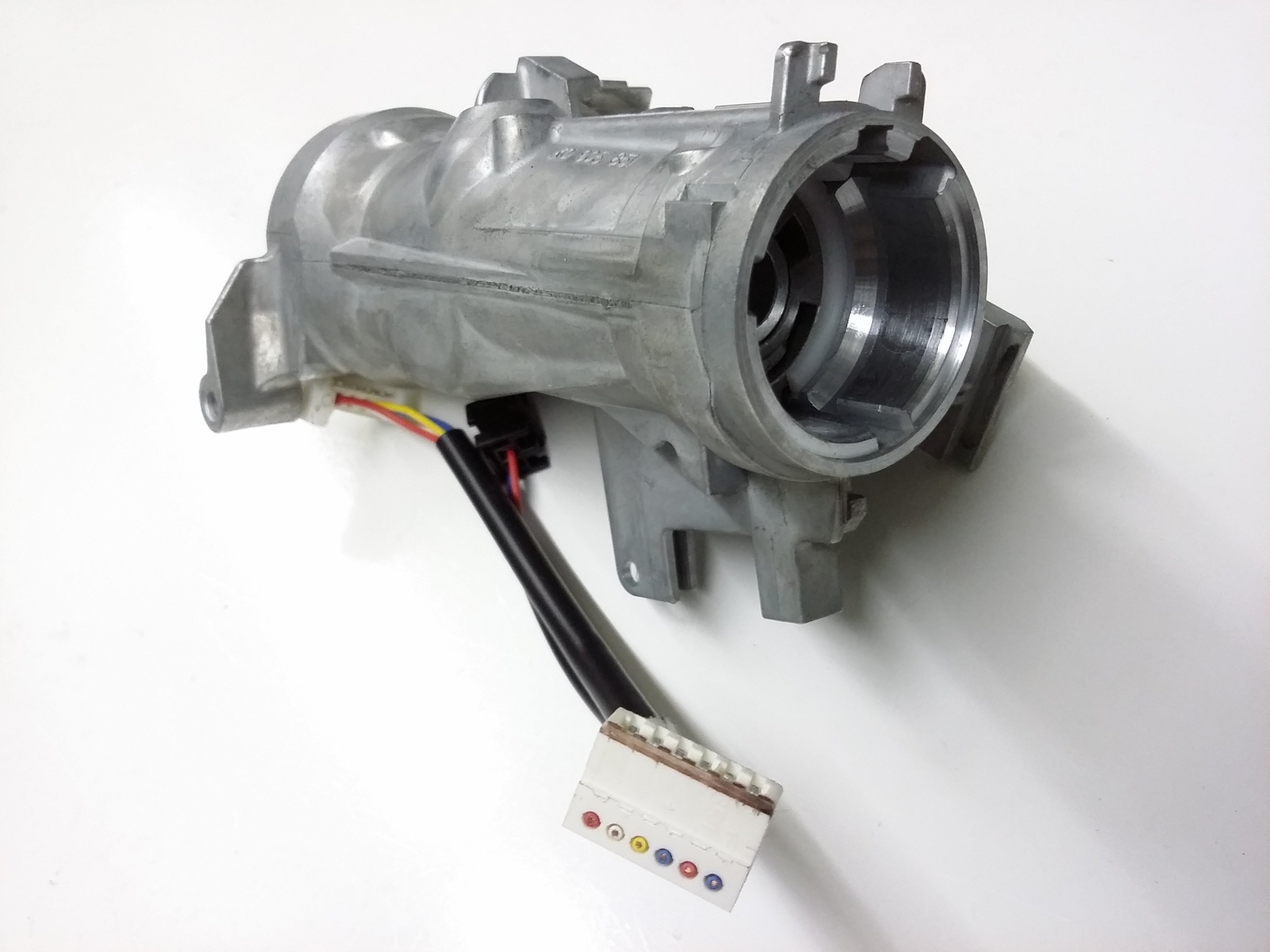 Замок рулевой колонки
VAG 1K0905851B