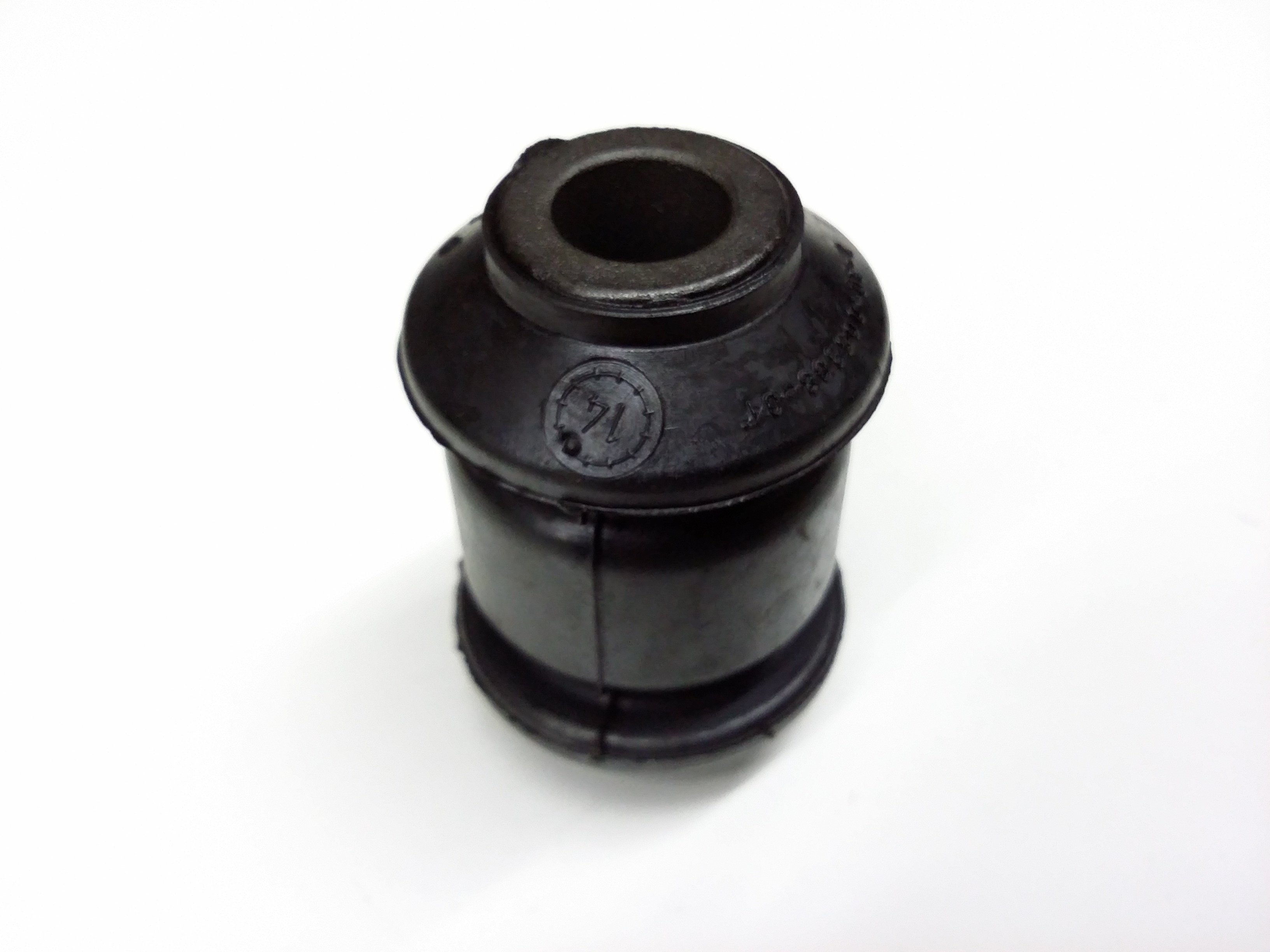 Cайлент-блок
 VAG 357407182