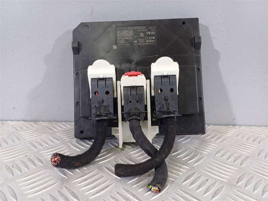 Блок управления бортовой сети VAG 5Q0937084EC