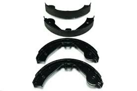 1 комплект тормозных колодок
 VAG 7L0698525