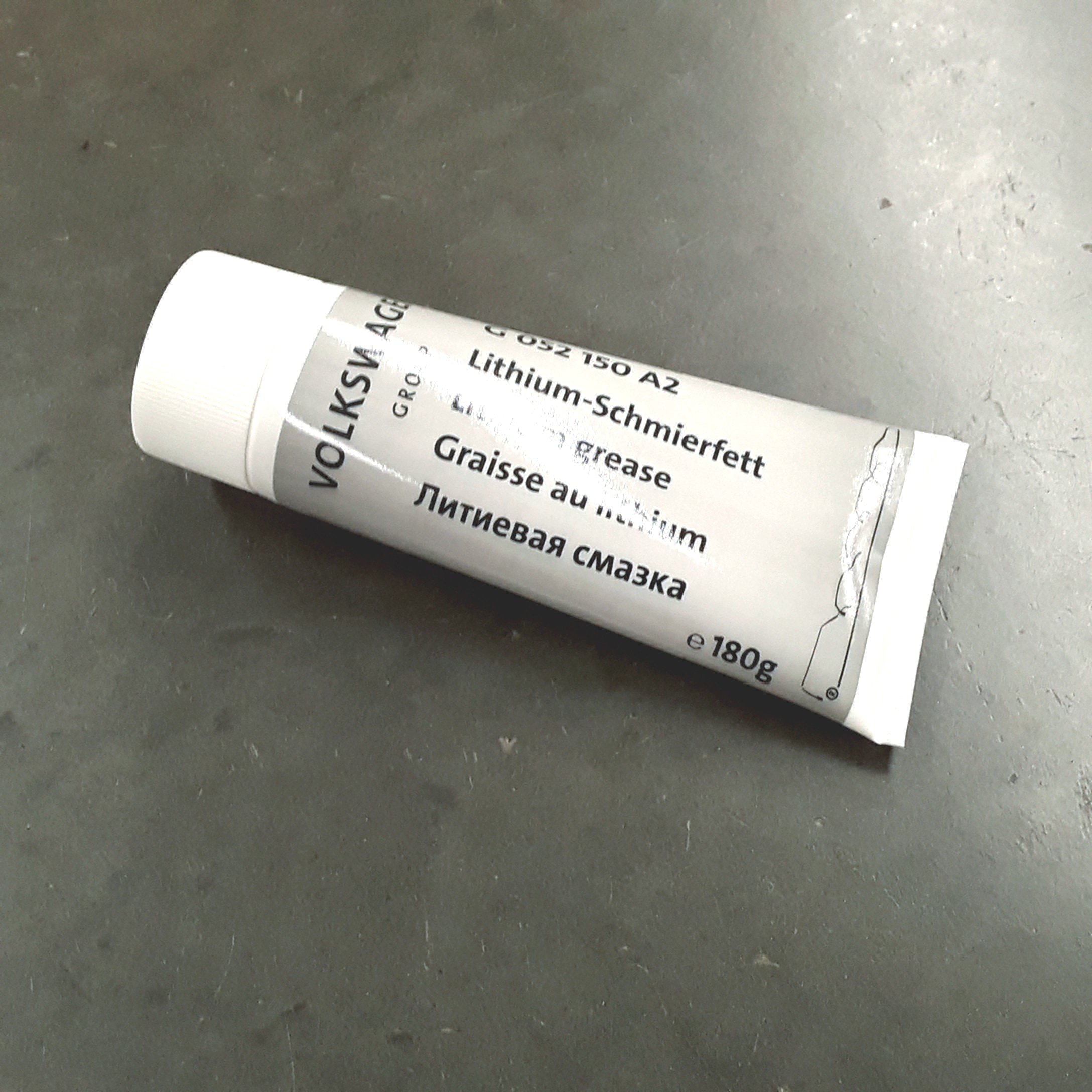 Литиевая смазка
 VAG G052150A2
