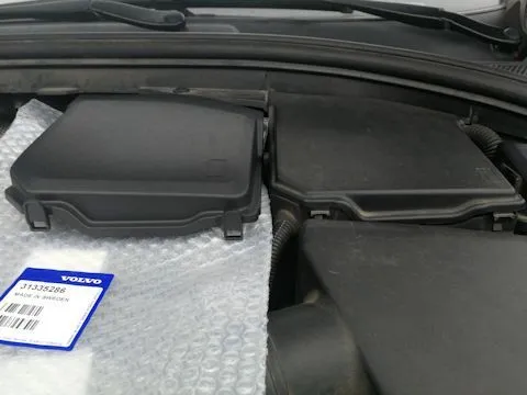 Крышка аккумулятора VOLVO 31335286