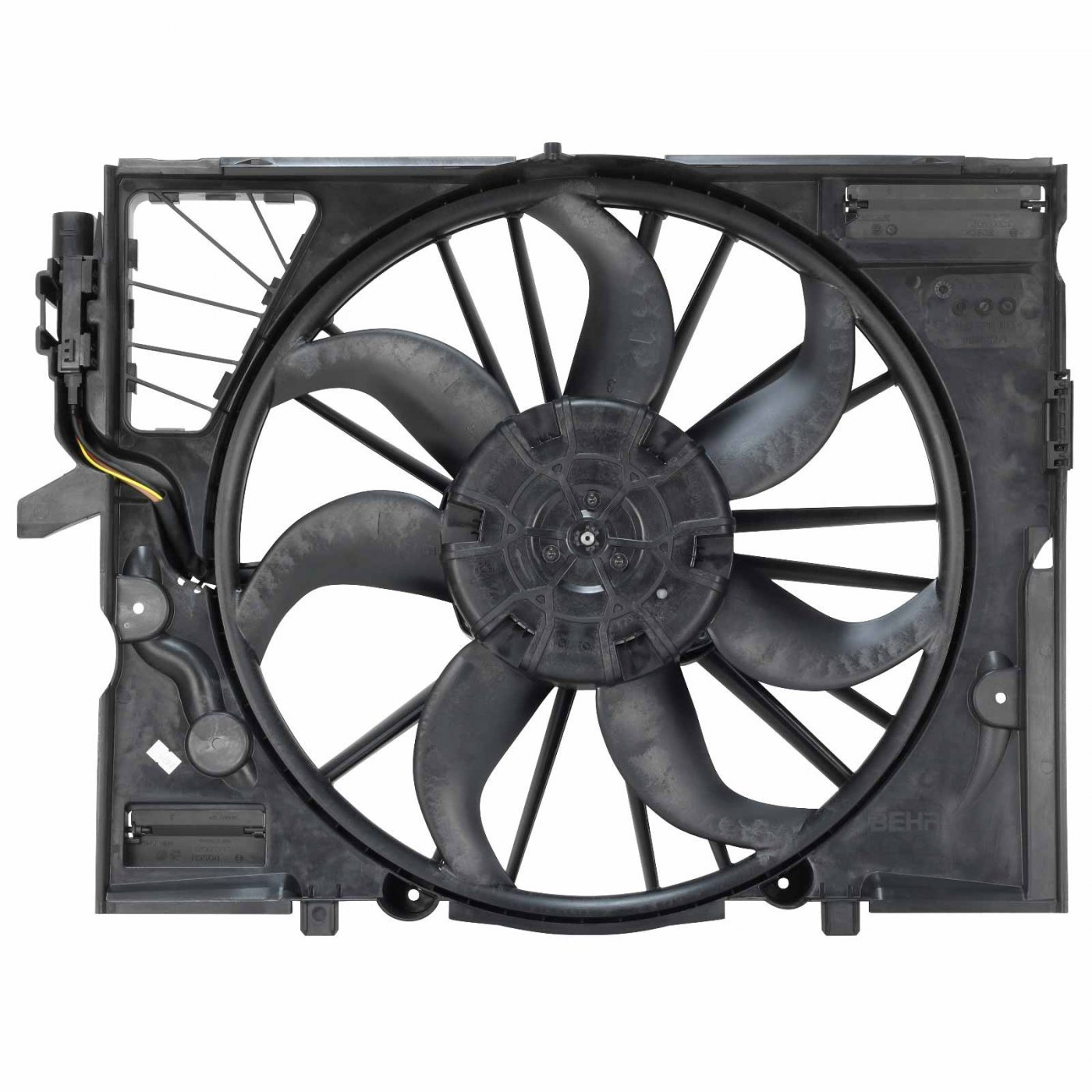 Кожух вентилятора с вентилятором 600W BMW 17417545807