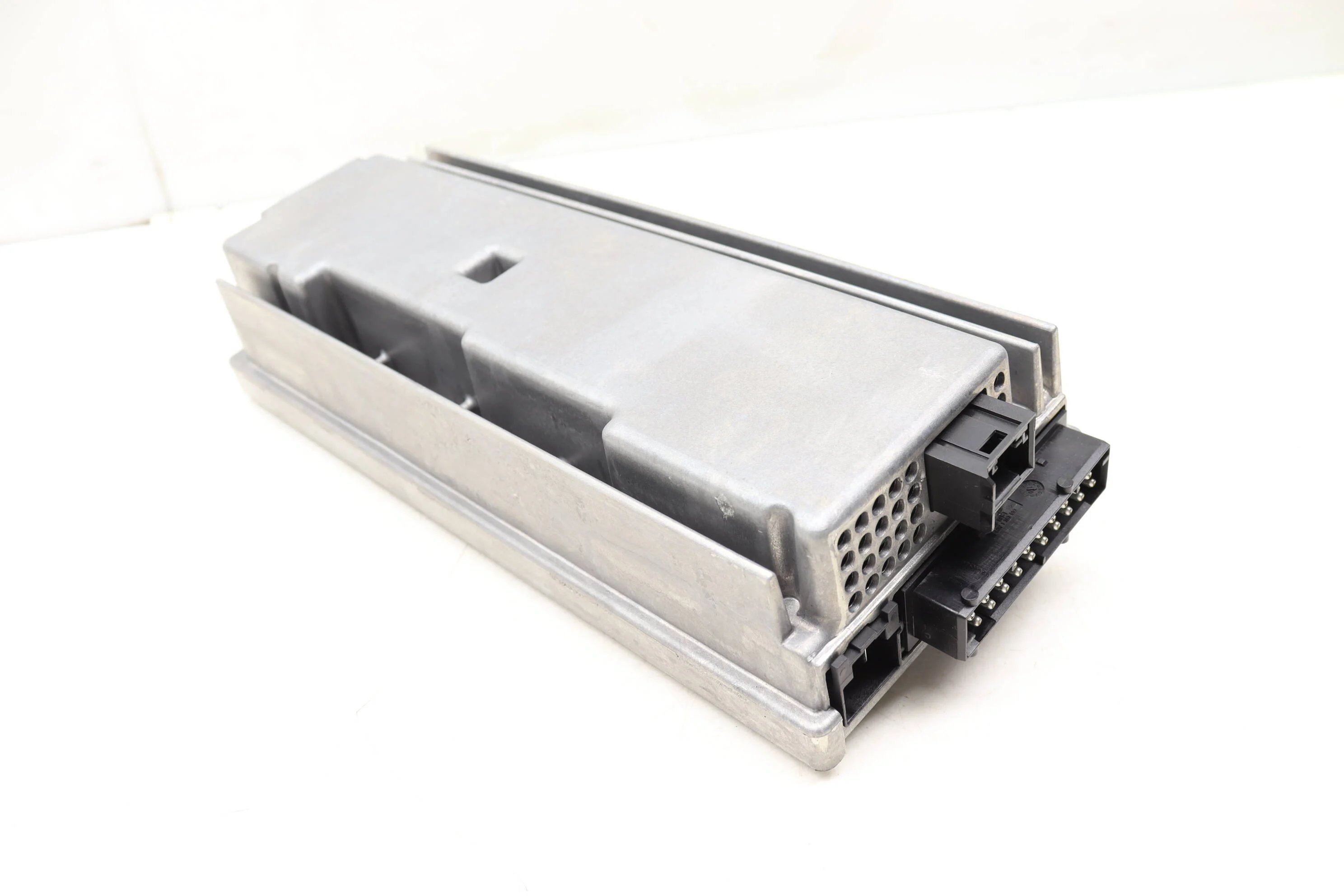 Усилитель системы Top-Hifi ! заменен на 65129268714 BMW 65129248552