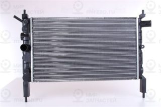 Радиатор охлаждения двигателя NISSENS 632761