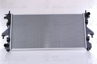 Радиатор охлаждения двигателя NISSENS 63566