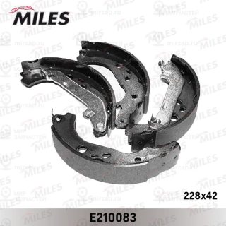 Комплект тормозных колодок MILES E210083