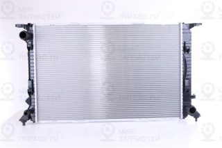 Радиатор охлаждения двигателя NISSENS 60317
