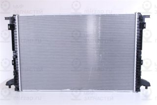 Радиатор охлаждения двигателя NISSENS 606573