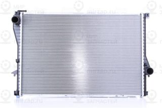 Радиатор охлаждения двигателя NISSENS 60754A