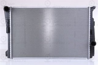 Радиатор охлаждения двигателя NISSENS 60808