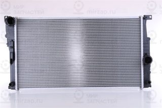 Радиатор охлаждения двигателя NISSENS 60817