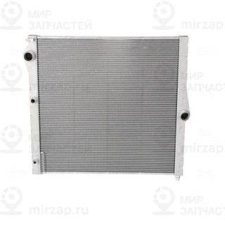 Радиатор охлаждения двигателя NISSENS 60827