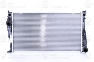 Радиатор охлаждения двигателя NISSENS 60832