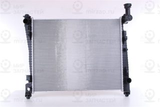 Радиатор охлаждения двигателя NISSENS 61032