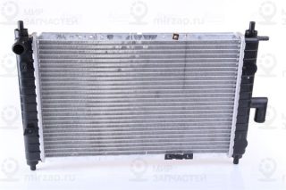 Радиатор охлаждения двигателя NISSENS 61646