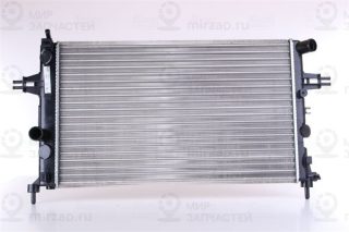 Радиатор охлаждения двигателя NISSENS 630041