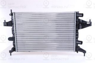 Радиатор охлаждения двигателя NISSENS 63007