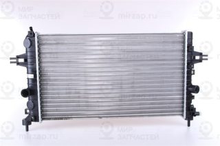 Радиатор охлаждения двигателя NISSENS 63028A