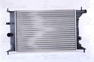 Радиатор охлаждения двигателя NISSENS 630681
