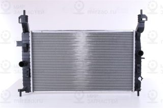 Радиатор охлаждения двигателя NISSENS 63096