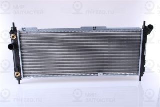 Радиатор охлаждения двигателя NISSENS 632921