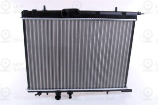 Радиатор охлаждения двигателя NISSENS 63502