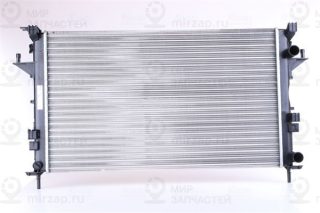 Радиатор охлаждения двигателя NISSENS 63813