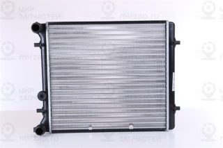Радиатор охлаждения двигателя NISSENS 641011