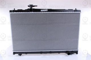 Радиатор охлаждения двигателя NISSENS 64670A