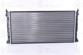Радиатор охлаждения двигателя NISSENS 651611