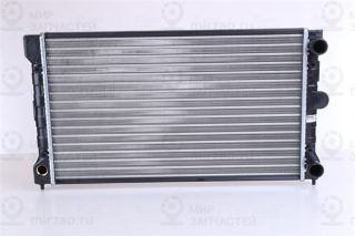 Радиатор охлаждения двигателя NISSENS 651741