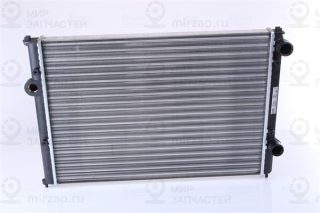 Радиатор охлаждения двигателя NISSENS 652511
