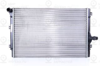 Радиатор охлаждения двигателя NISSENS 65281A