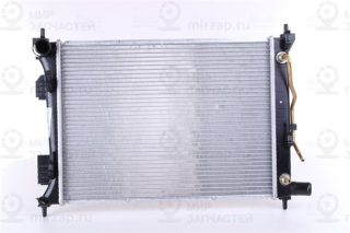 Радиатор охлаждения двигателя NISSENS 66757