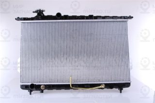 Радиатор охлаждения двигателя NISSENS 67027