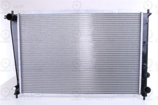 Радиатор охлаждения двигателя NISSENS 67039