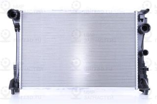 Радиатор охлаждения двигателя NISSENS 67167