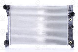 Радиатор охлаждения двигателя NISSENS 67168