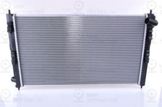 Радиатор охлаждения двигателя NISSENS 67359