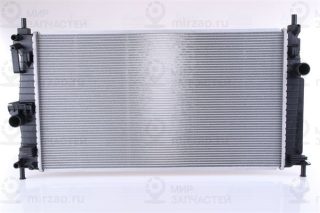 Радиатор охлаждения двигателя NISSENS 68522